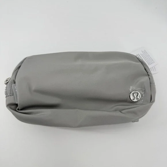 Lululemon Everywhere Belt Bag Nylon Grey Sage Fanny Pack Adjustable Strap NWT - Picture 8 of 12